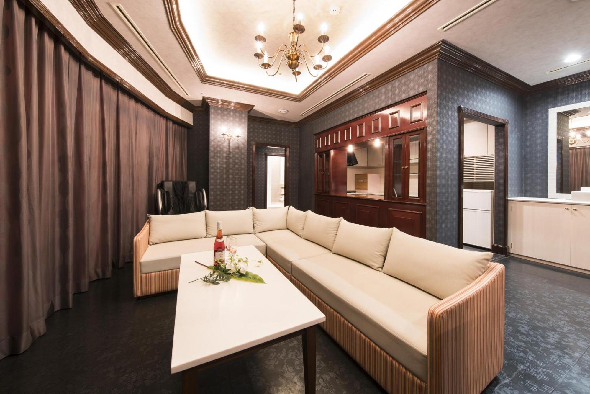 Hotel Alps (Adults Only) Осака Экстерьер фото