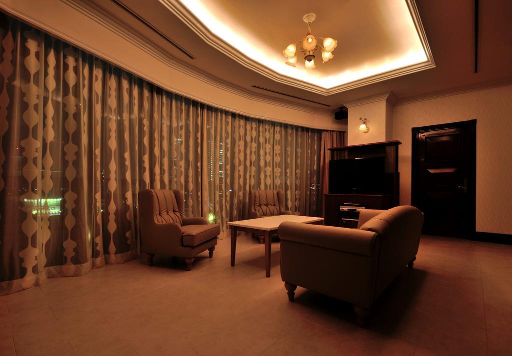 Hotel Alps (Adults Only) Осака Экстерьер фото