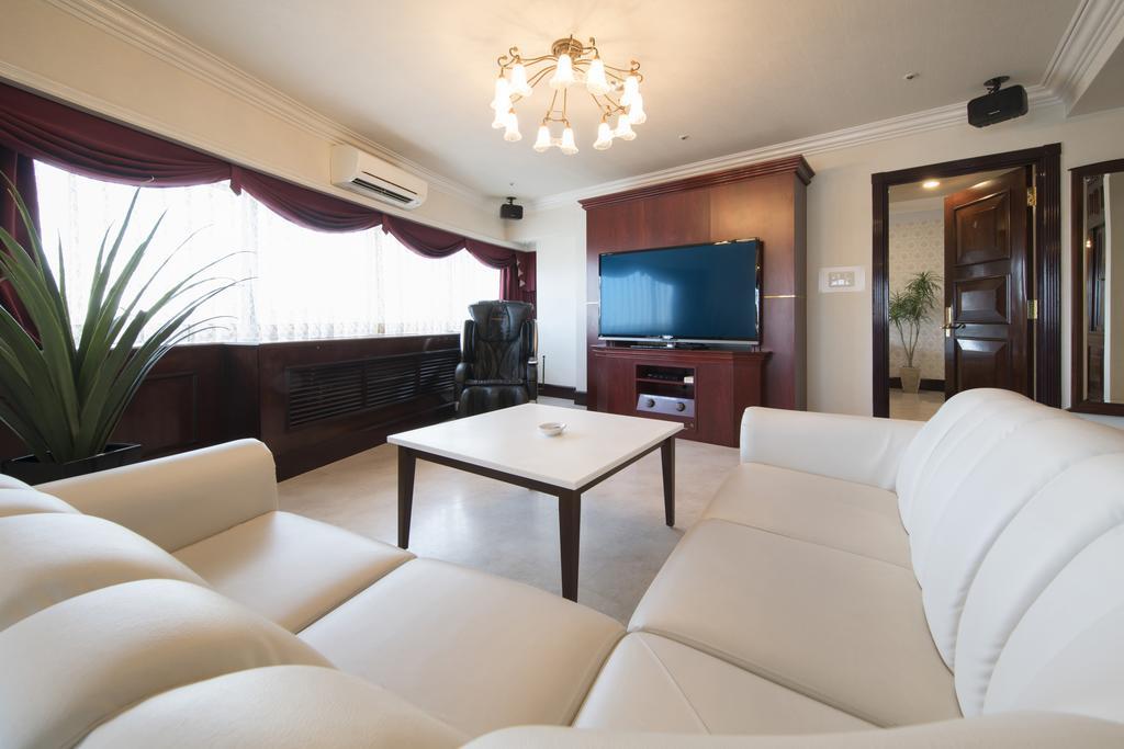 Hotel Alps (Adults Only) Осака Экстерьер фото