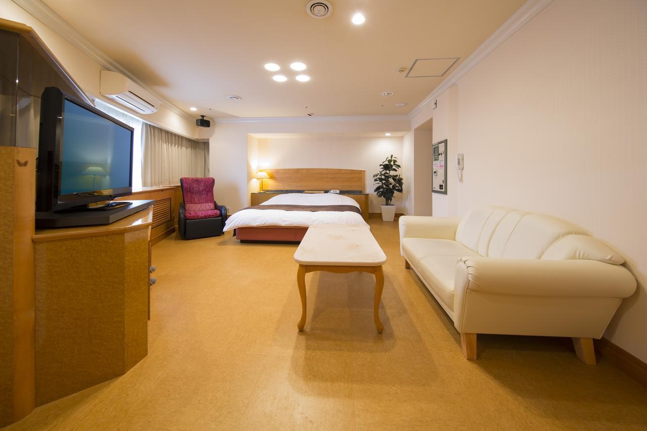 Hotel Alps (Adults Only) Осака Экстерьер фото