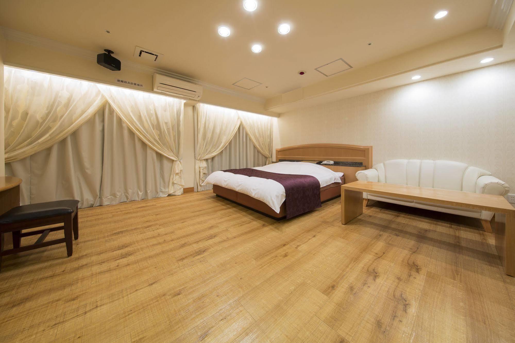 Hotel Alps (Adults Only) Осака Экстерьер фото