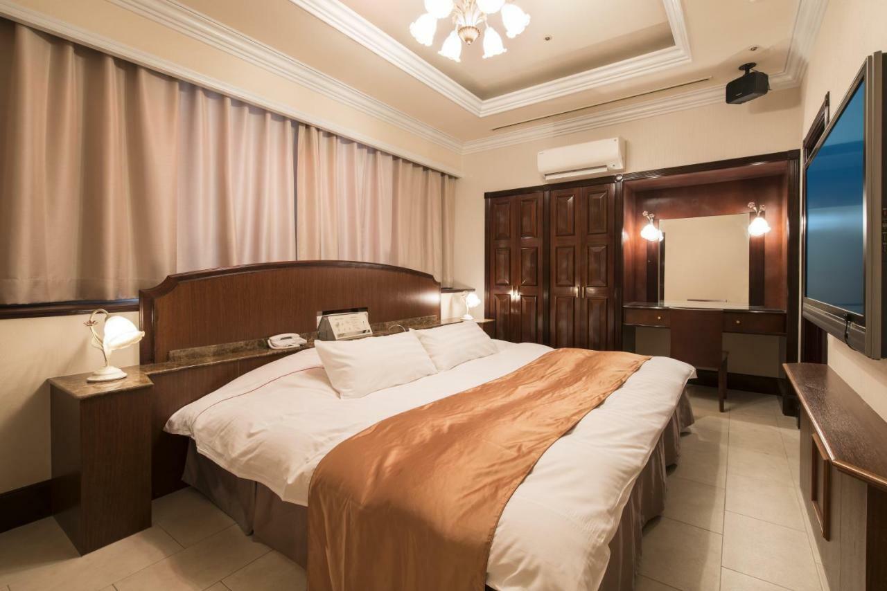 Hotel Alps (Adults Only) Осака Экстерьер фото